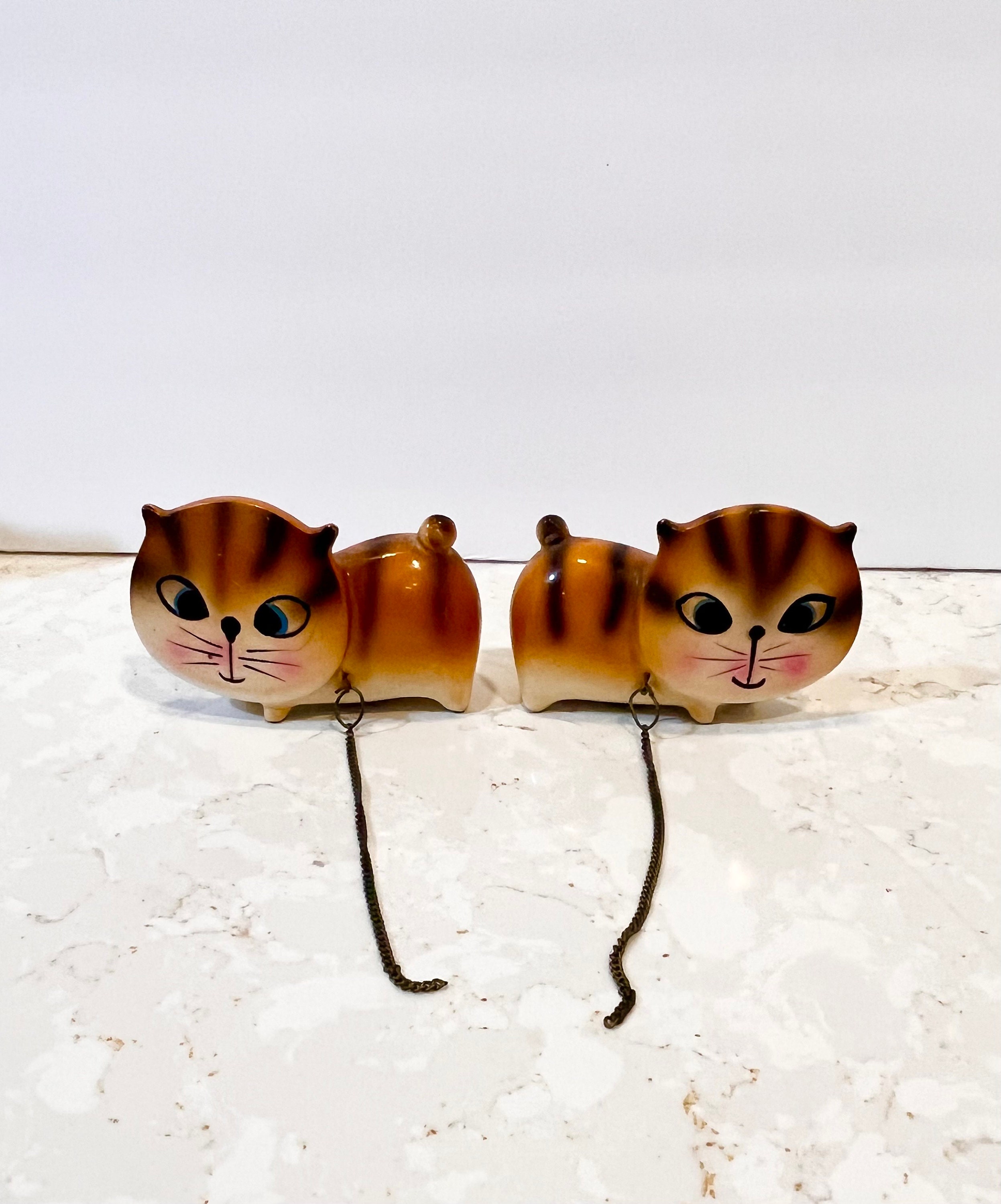 その他 SET OF VINTAGE CERAMIC BIG EYE KITTY CAT Ceramic Cat Flat Face Kitschy Big Eye Ceramic Chained Cat Babies