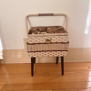Vintage MCM Sewing Basket With Wood Legs Mod Vintage 1960s