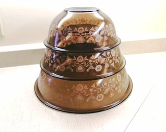 Vintage Festive Harvest Pyrex Mixing Bowl Set