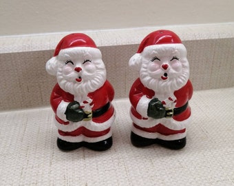Lot De 2 Salières Et Poivrières Père Noël Céramique - Décoration Noël 4,8x4,5x7,8 Cm