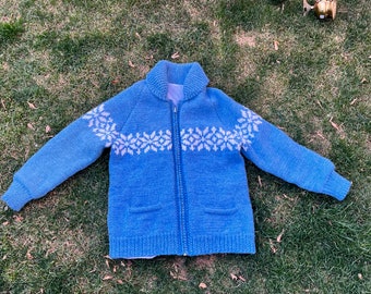 Cowichan Mary Maxim 1950's Cowichan Sweater Size Large XL Flowers And Snowflakes