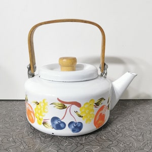 Enamel 1970&#39;s Kettle Fruit Bentwood Mod