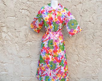Bata acolchada vintage con estampado de flores de Amazing Flower Power