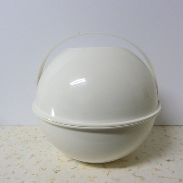 Vintage Italian Mid Century Modern Guzzini Picnic Ball Made in Italy