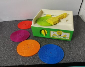 Sesame Street Fisher Price Record Player  With 5 Records Works! Music Box