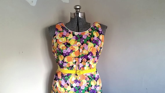 Vintage 1950's Mod Novelty Print Fruit Wiggle Dres