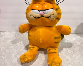 Vintage Garfield Plush amazing condition!!