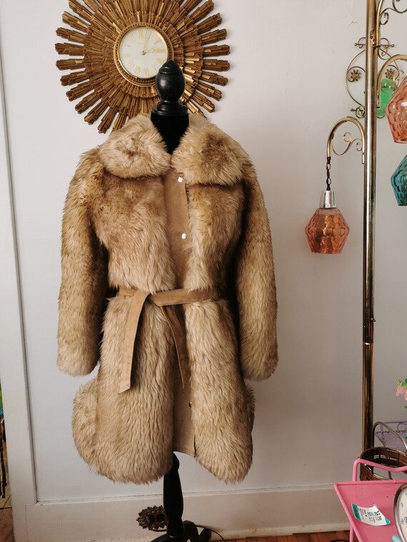 Vintage 1970's Shearling Ladies Coat trapper wildl