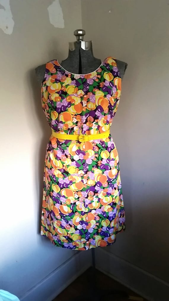 Vintage 1950's Mod Novelty Print Fruit Wiggle Dre… - image 2