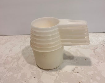 Vintage White Tupperware Measuring Cups