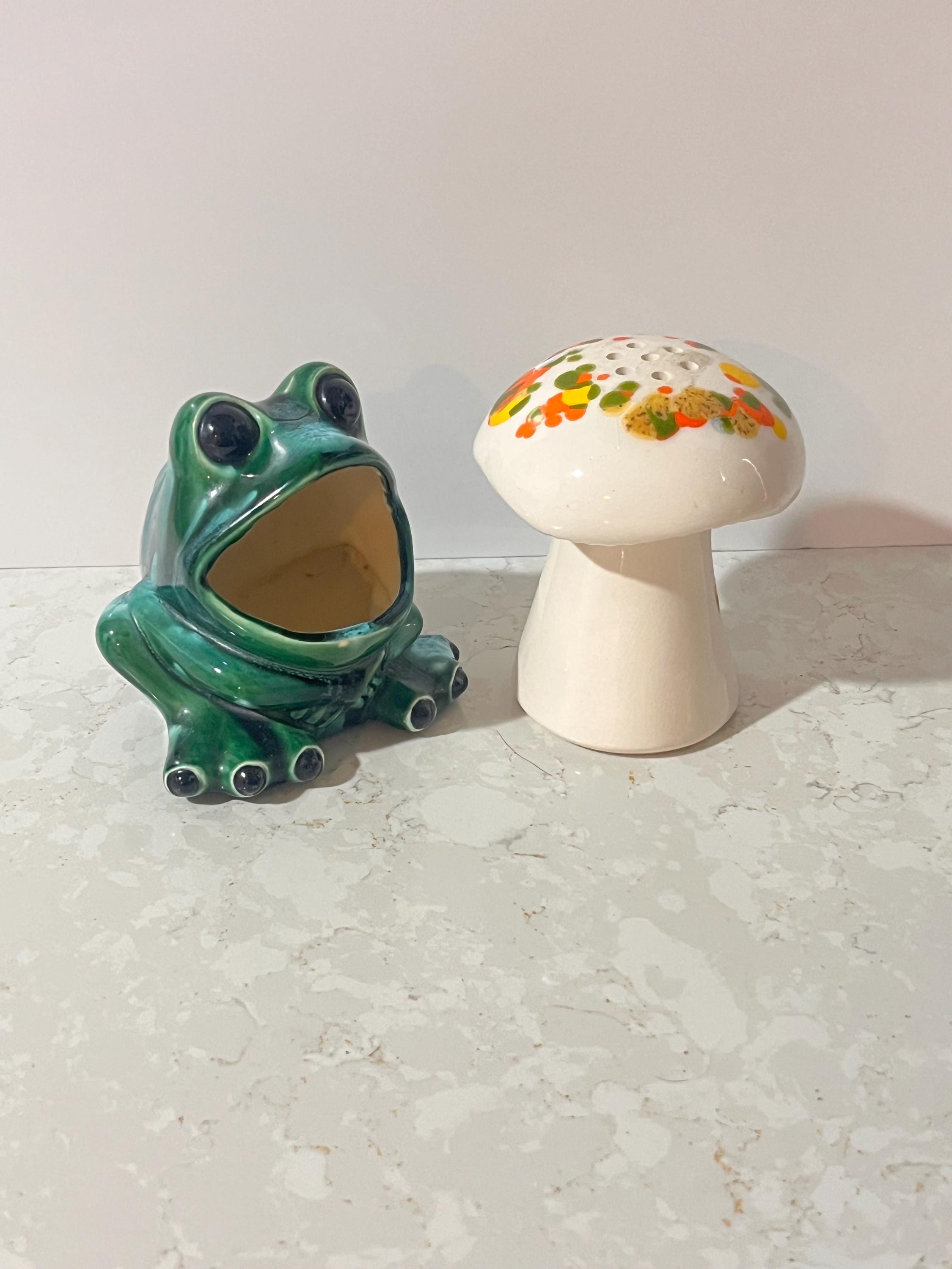 Vintage Frog and Mushroom Sink Set Scrubby holder and soap shaker