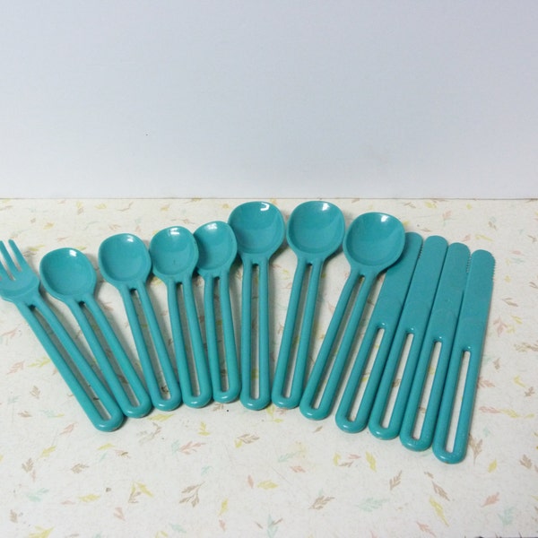 Vintage 1980's aqua plastic flatware set