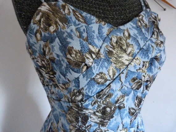 Sale !!  Vintage 1960's Brocade Party Dress Boned… - image 2