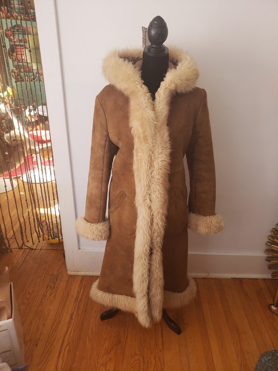 Vintage 1970's Shearling Ladies Coat