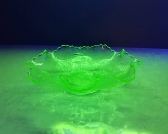 Beautiful Uranium Glass Ruffle Bowl