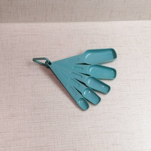 Vintage Aqua Measuring Spoons