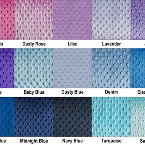 Puede incluir: Una carta de colores que muestra varios tonos de tela. Los colores incluyen fucsia, rosa empolvado, lila, lavanda, joya, morado, azul beb&eacute;, azul polvoriento, mezclilla, azul el&eacute;ctrico, azul real, azul medianoche, azul marino, turquesa y agua salada.