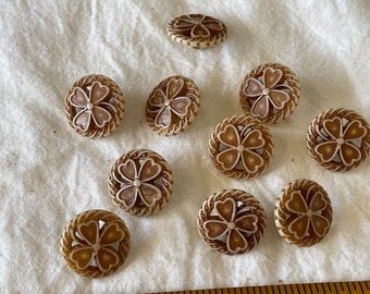 16 Four Leaf Clover Plastic Buttons in Brown