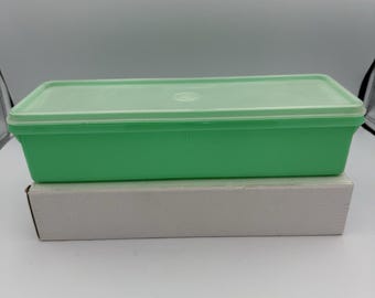 Vintage 13" Tupperware Green Produce Celery Lettuce Crisper Container 892 893