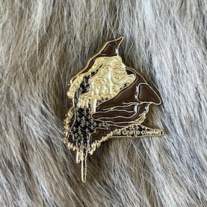 Wolf Skin pin
