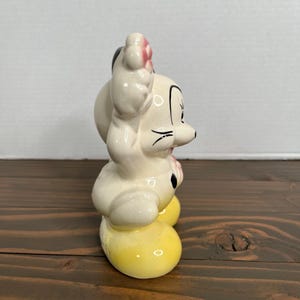 Vintage 50er Jahre Walt Disney Keramik Micky Maus Figur mit Blume 6,5 "USA Bild 4