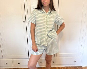 Conjunto de pijama antiguo vintage de los años 40.