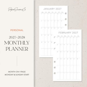 Puede incluir: Un conjunto de insertos para planificador mensual personal 2027-2028 con páginas de papel blanco y texto negro. Las páginas muestran los calendarios de enero y febrero de 2027 con inicio en lunes, perforaciones para encuadernar y el logo PaperSeasonsCo.