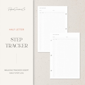 Könnte beinhalten: Weiße Schrittzähler-Einlagen mit Raster für die tägliche Schrittaufzeichnung. Die Einlagen enthalten den Text "Step Tracker", "Half Letter" und "Walking Tracker Insert Daily Step Log". Das Logo von Paper Seasons Co. befindet sich oben links.