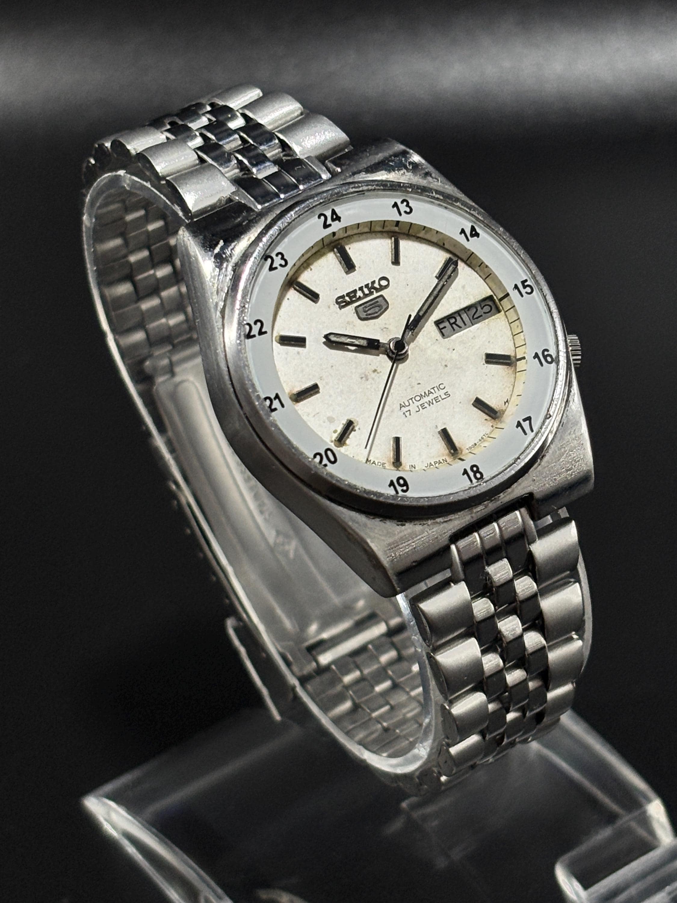 1990 Vintage Seiko 5 Men's Automatic stainless steel made Rare Wrist watch Japanese cal, 7009A/17J
