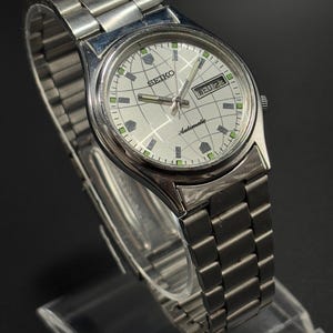 Vintage Seiko 5 Automatic stainless steel Men's Wrist watch Day-Date Japan made, 17 Jewels, Working condition, Gift for him