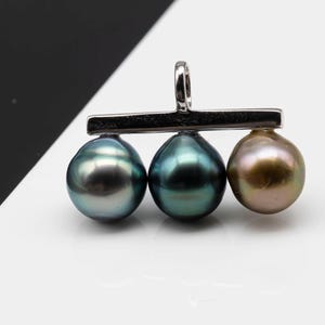 Multicolor Tahitian Pearl Pendant – Sterling Silver Setting – Unique and Elegant Design –1045TN-P