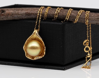 Collar de perlas doradas del Mar del Sur de 12 mm con colgante de concha brillante en oro vermeil de 18k – Regalo para ella o mamá – 1075GS-N