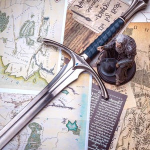 Handcrafted King’s Reforged Sword Replica with Scabbard – Legendary Middle Earth sword by Epic Fantasy | Gift for Him, Display & Cosplay