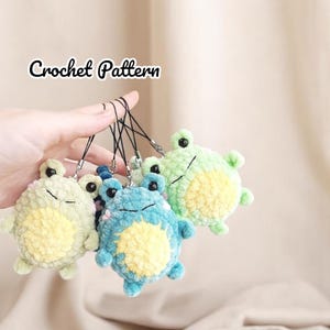 Crochet Frog Keychain Pattern: No-Sew Amigurumi PDF Tutorial