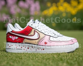 Sneakers Air Force 1 personalizzate e dipinte a mano – Design a forma di cuore, rosa e rosse, per lei.