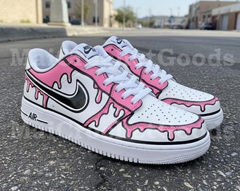 ピンクドリップエアフォース1 | 漫画風手描きシューズ | ユニークなパーソナライズスニーカーアート
