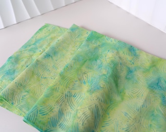 Tissu en coton batik d'un demi-mètre | Batik de Mirah Co. | Aqua vert citron