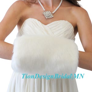 Tion Design Womens Bridal Fur Hand muff Champagne Wedding Fur Hand Muff L 