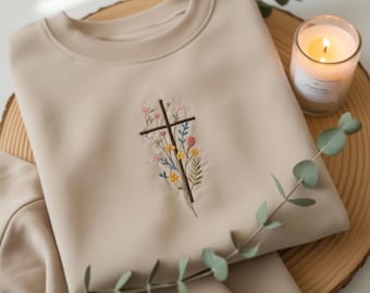 Sudadera con bordado de cruz de flores silvestres, camiseta cristiana floral, sudadera con cuello redondo de fe y flores, regalo religioso para ella, camiseta cristiana estética