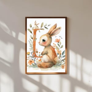 Arte de pared con inicial de animalito caprichoso para guardería / Impresión de letras personalizada / Decoración con alfabeto de animales / Regalo personalizado con nombre de bebé / Arte para habitación infantil