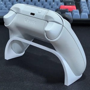 Invisible Xbox Controller Stand, Minimal Floating Display Holder for Xbox Series X/S and Xbox One Controllers image 1