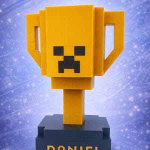 Trophée Minecraft personnalisé – Récompense Creeper avec nom – Cadeau de gamer imprimé en 3D – Livraison gratuite dans le monde entier