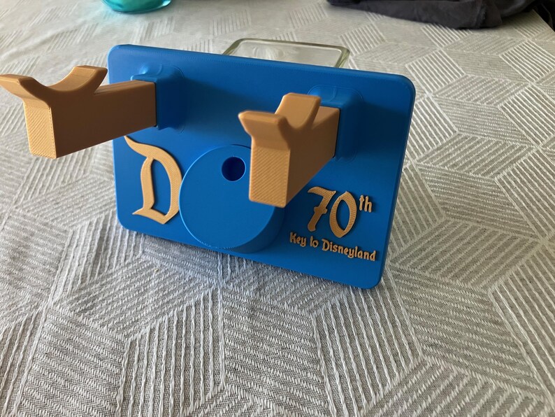Customizable 3d-printed "key to Disneyland" 70th Anniversary Edition ...