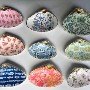 Cape Cod Clam Shell Jewelry Dish: Homemade Coastal Decor, Trinket Tray, Ring Dish, Gift for her, Mother’s Day Gift, House Warming Gift