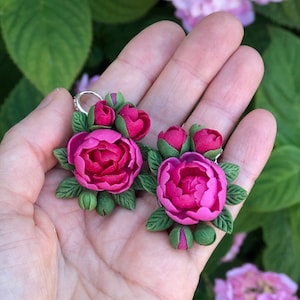 Pfingstrose Ohrringe, Rosa Blume Ohrringe, Florale Ohrringe Braut Ohrringe, Brautjungfern Kleine Blume Ohrringe, Miniatur Blume Ohrringe Pfingstrose