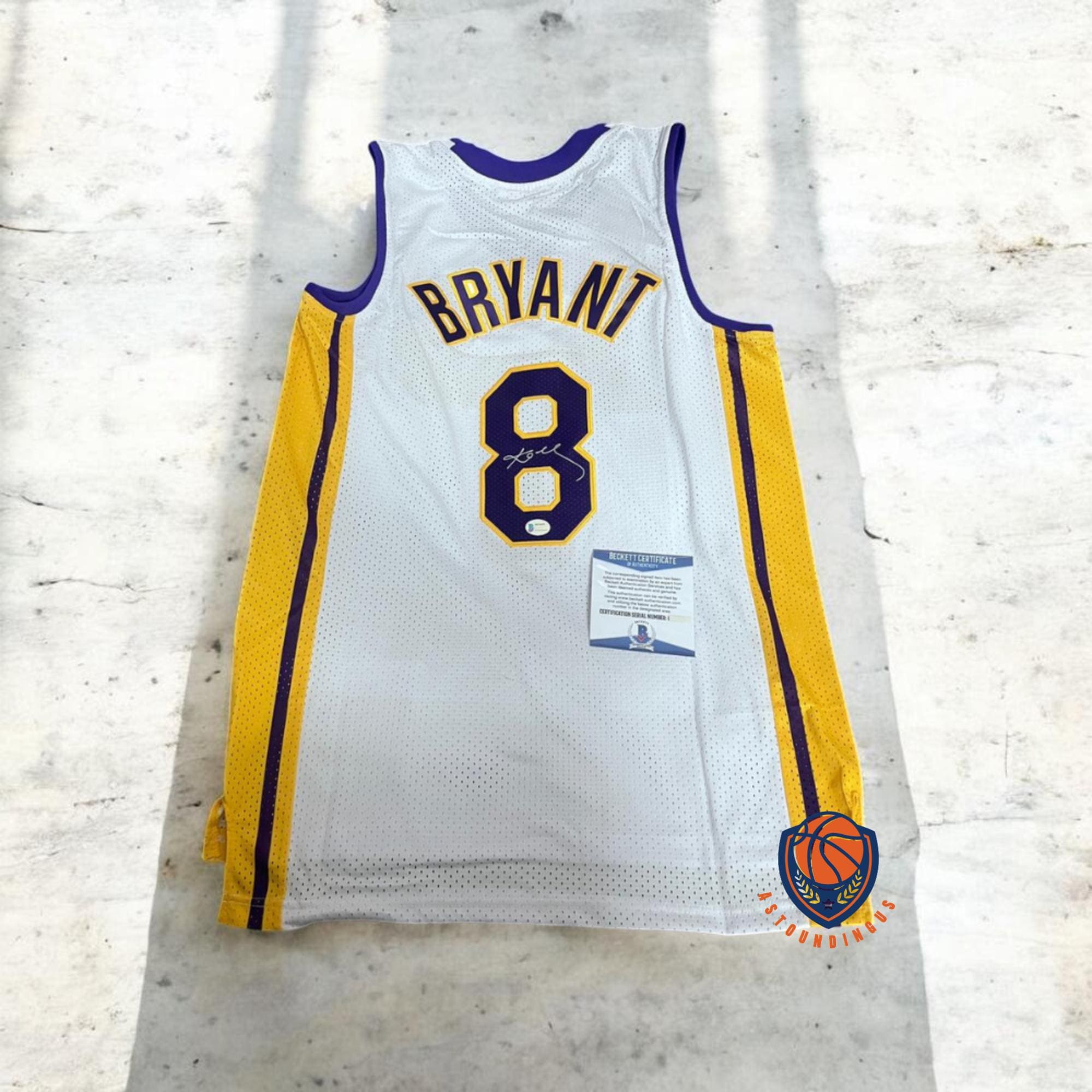 kobe bryant white jersey 8