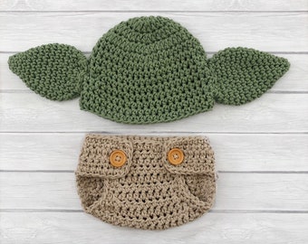 Baby green alien hat and diaper cover, crochet newborn hat, newborn photo prop, Halloween alien baby costume