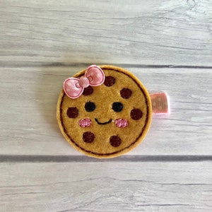 Felt cookie hair clip for girls, pink cookie hair clip, toddler hair accessories, baby barrettes, hair clips for pigtails