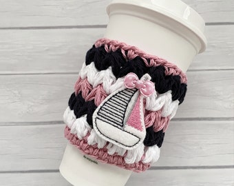 Crochet coffee cup cozy with sailboat, beach cup cozy, hot or cold cup, ecofriendly coffee sleeve, nautical beachwear