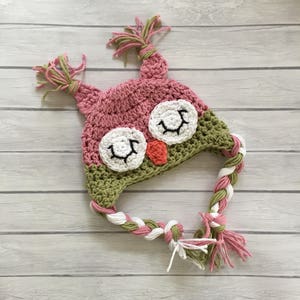 Owl hat for newborn and toddlers, crochet pink owl hat, newborn photo prop, baby owl hat, owl themed nursery or baby shower zdjęcie 2